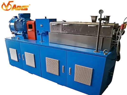 Bom preço extrusora composta de parafuso duplo de laboratório 50kg/h para pelotização de grânulos de plástico azul on-line