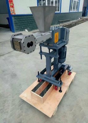 Good price Alimentador de parafuso vertical do material plástico, alimentador de parafuso flexível para a máquina da extrusora on-line