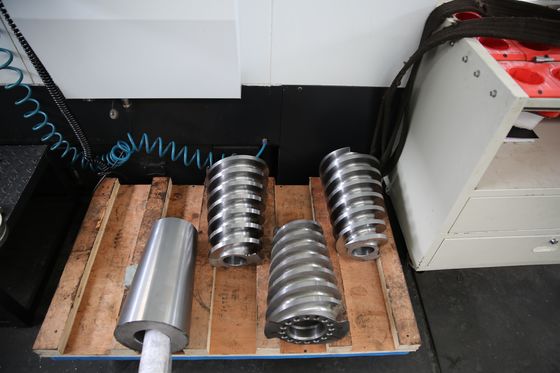 Good price A máquina automatizada da extrusora de parafuso do gêmeo de JSW parte o PVC dos elementos do parafuso processado on-line