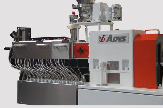 Bom preço Extrusora de laboratório de duplo parafuso de alto desempenho com 50 kg/h de potência para composição de precisão on-line